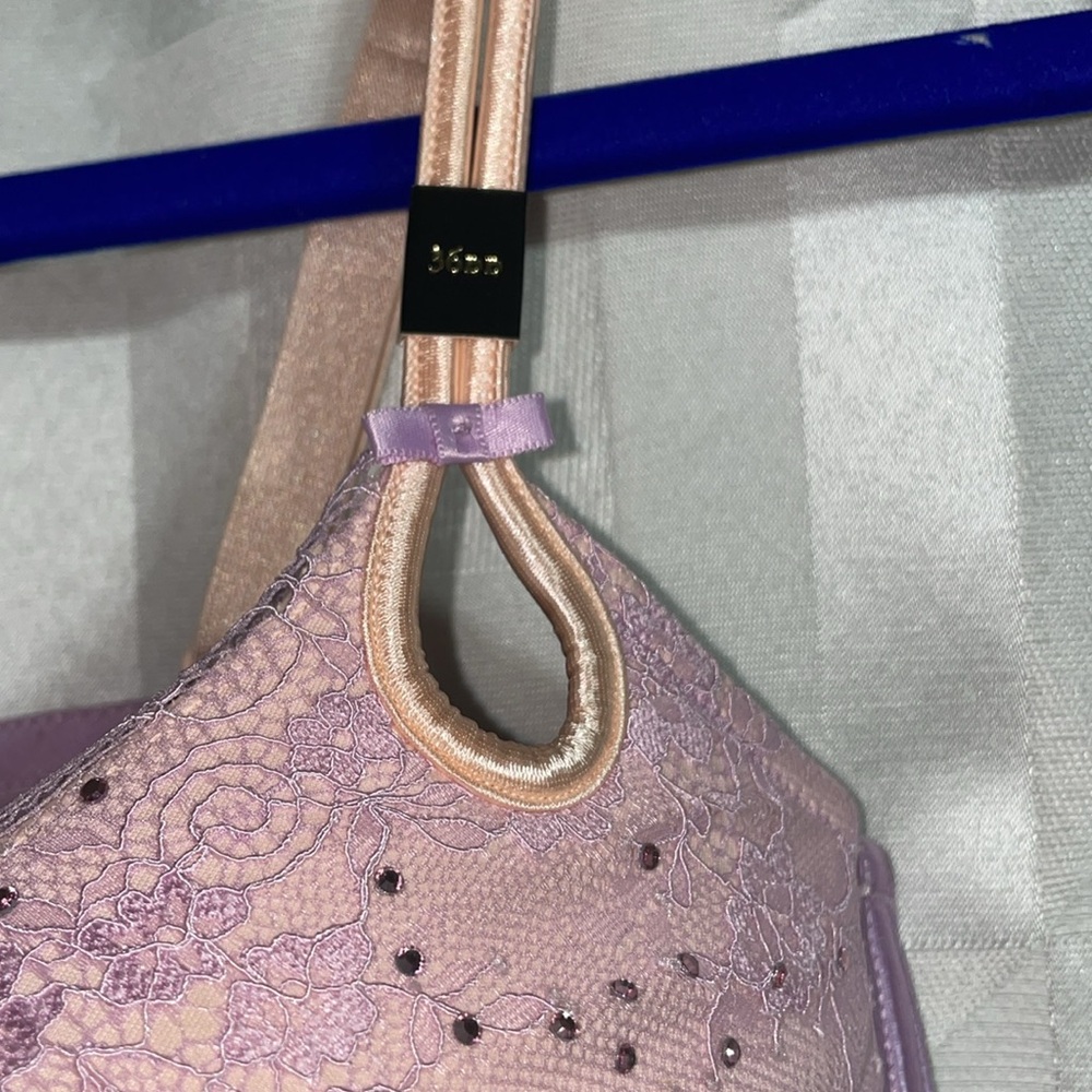 Victoria secret sparkling bra - Picture 7 of 11